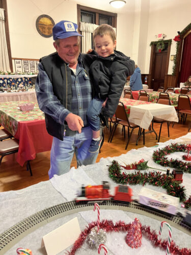 Society brings back holiday train display